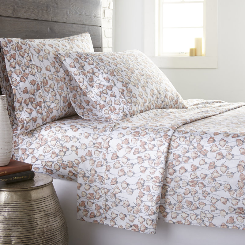 Wrought Studio Nashville ExtraDeep Pocket 300 Thread Count Floral